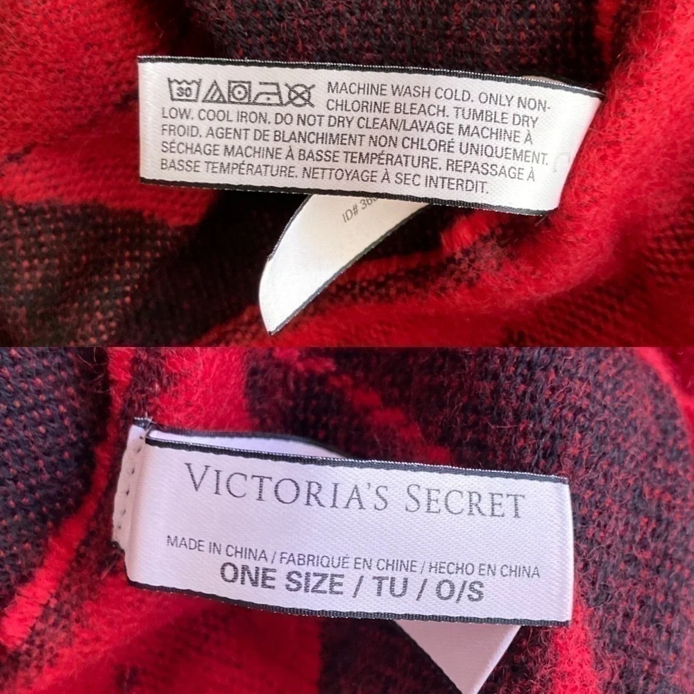 Victoria’s Secret NWT reversible kissy lips throw blanket